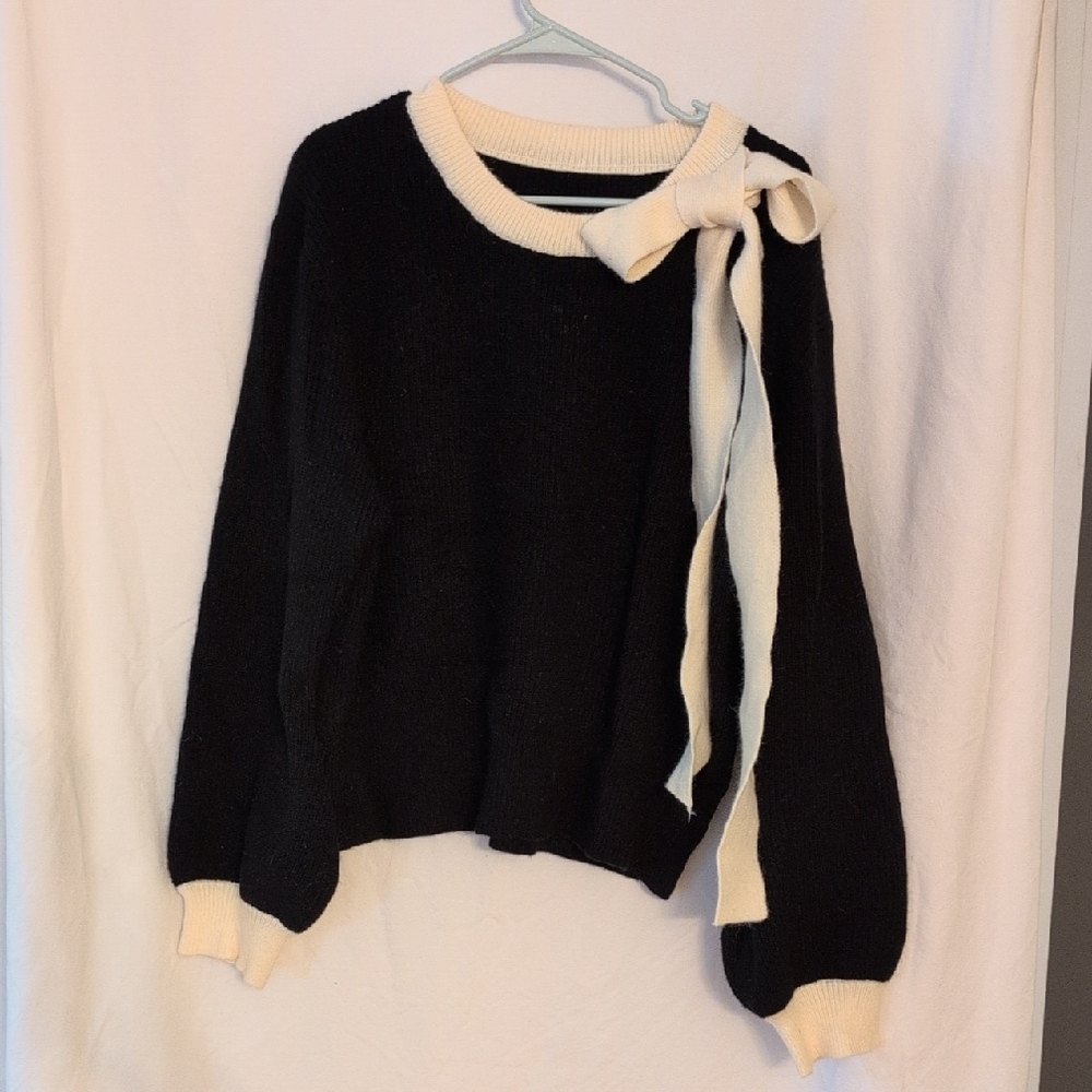 Cider Black and Cream Bow Sweater